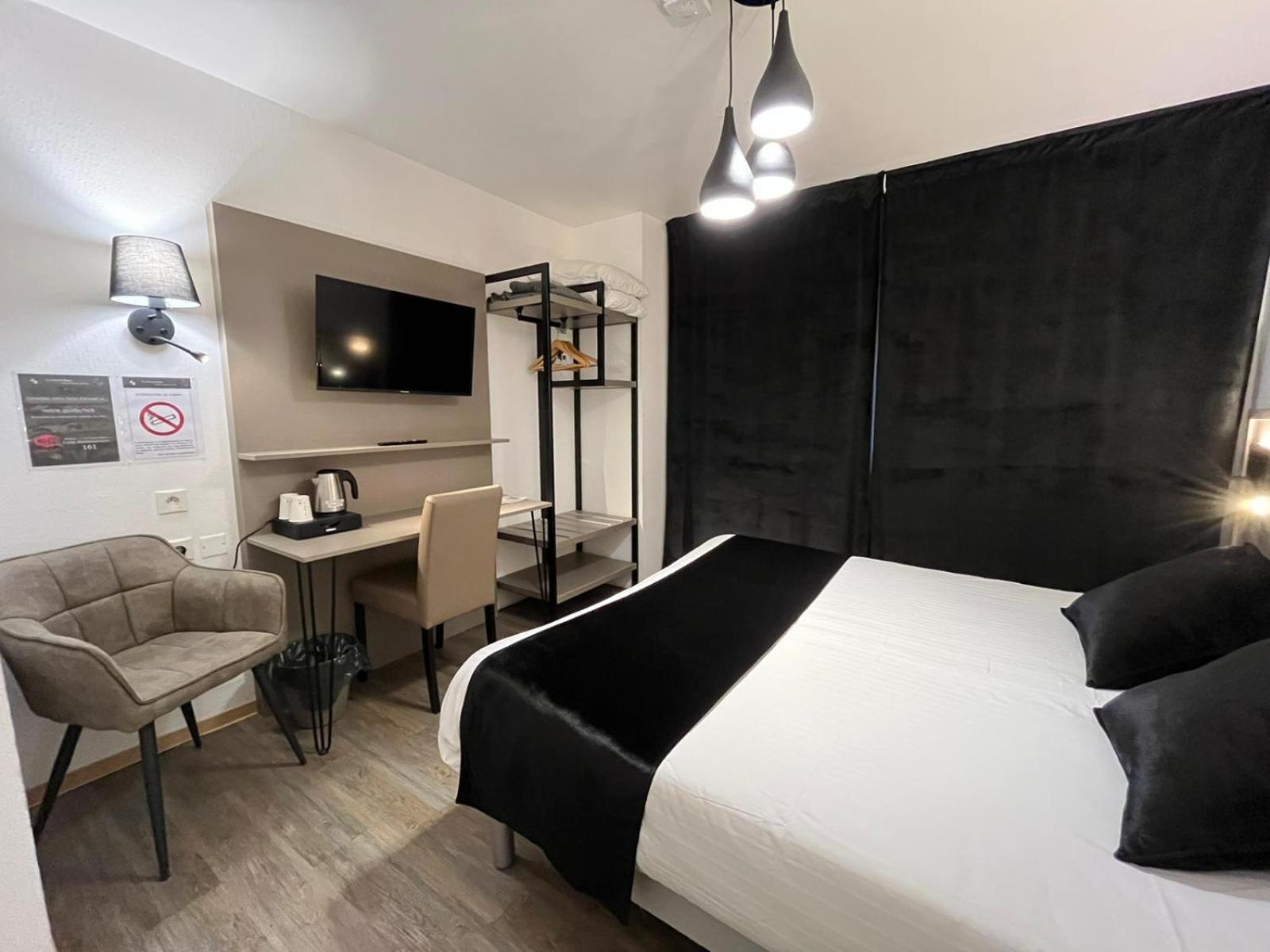 Cit'Hotel Le Cheval Blanc Cognac Centre Bagian luar foto