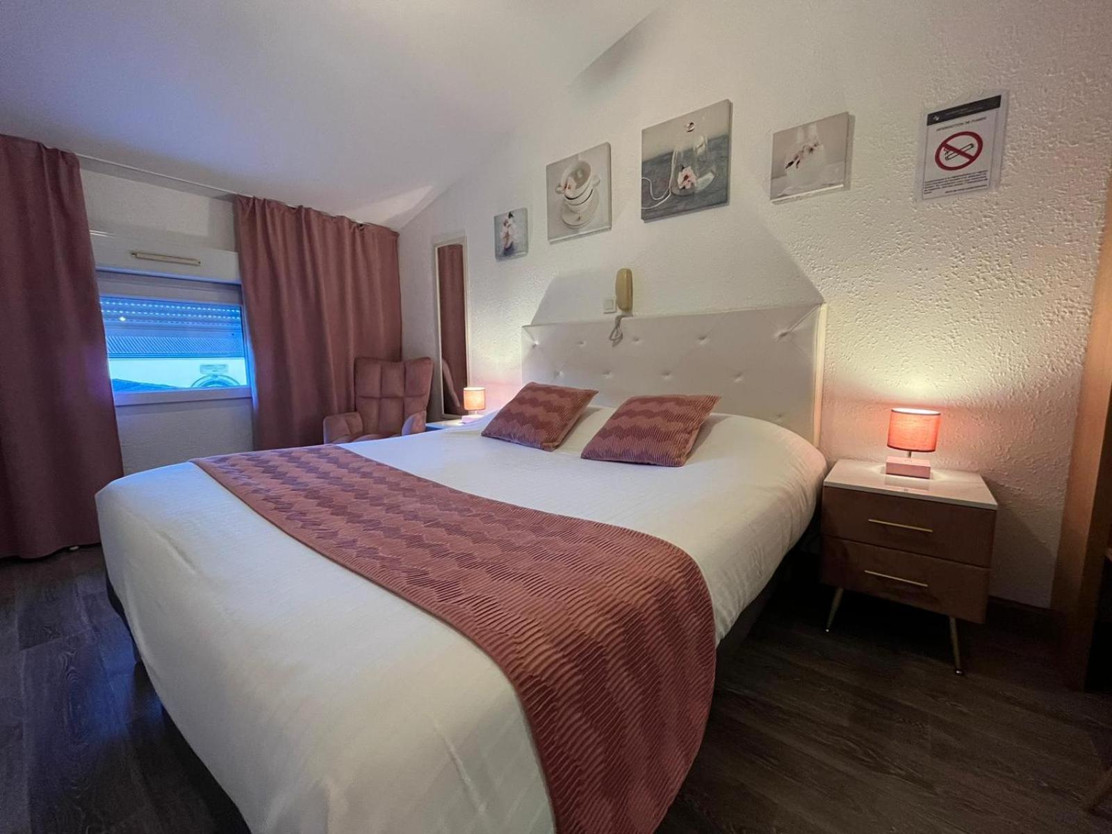 Cit'Hotel Le Cheval Blanc Cognac Centre Bagian luar foto