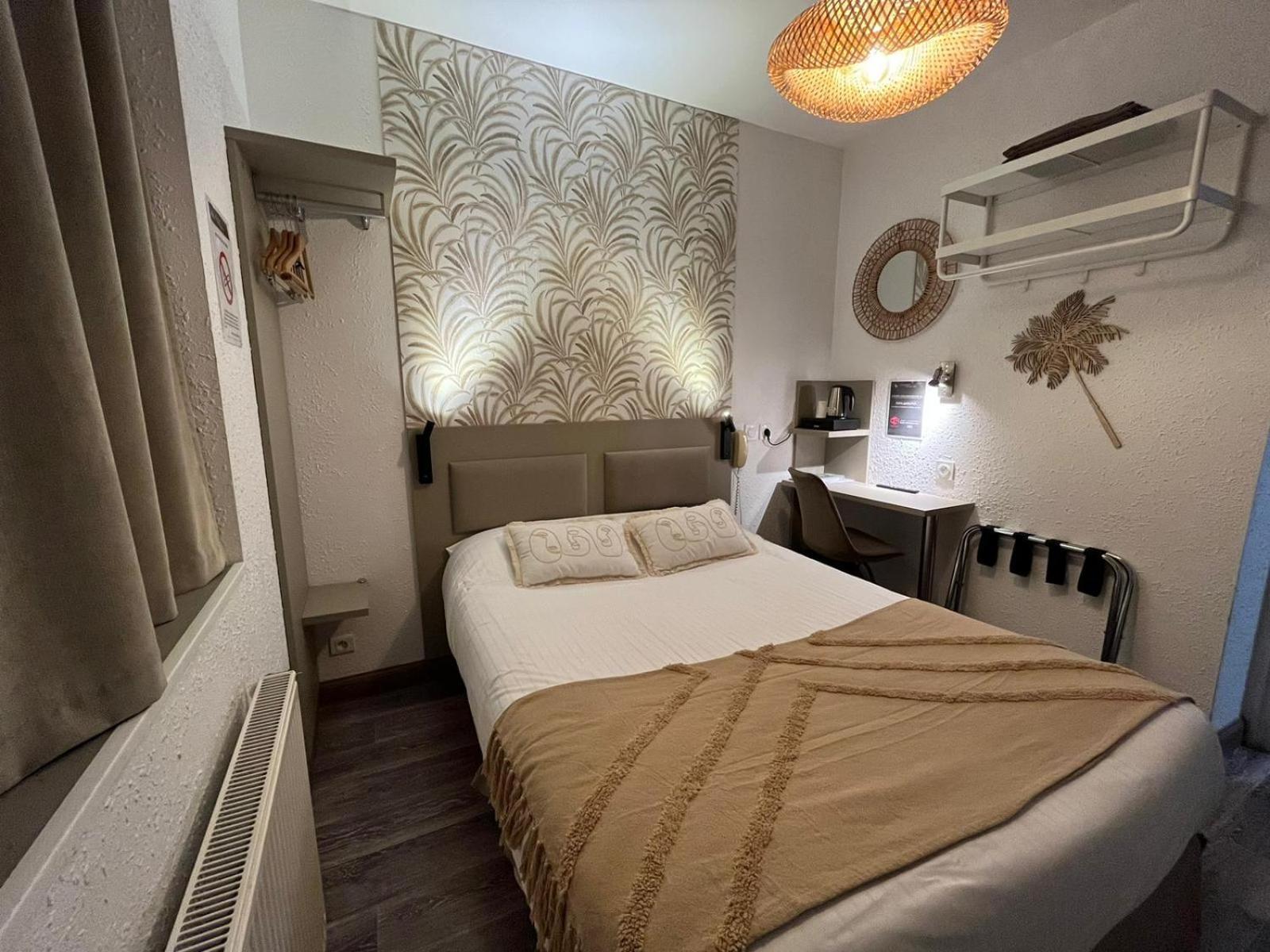 Cit'Hotel Le Cheval Blanc Cognac Centre Bagian luar foto