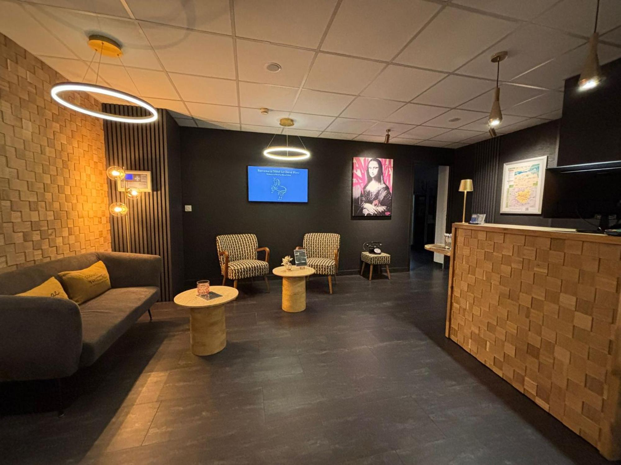 Cit'Hotel Le Cheval Blanc Cognac Centre Bagian luar foto